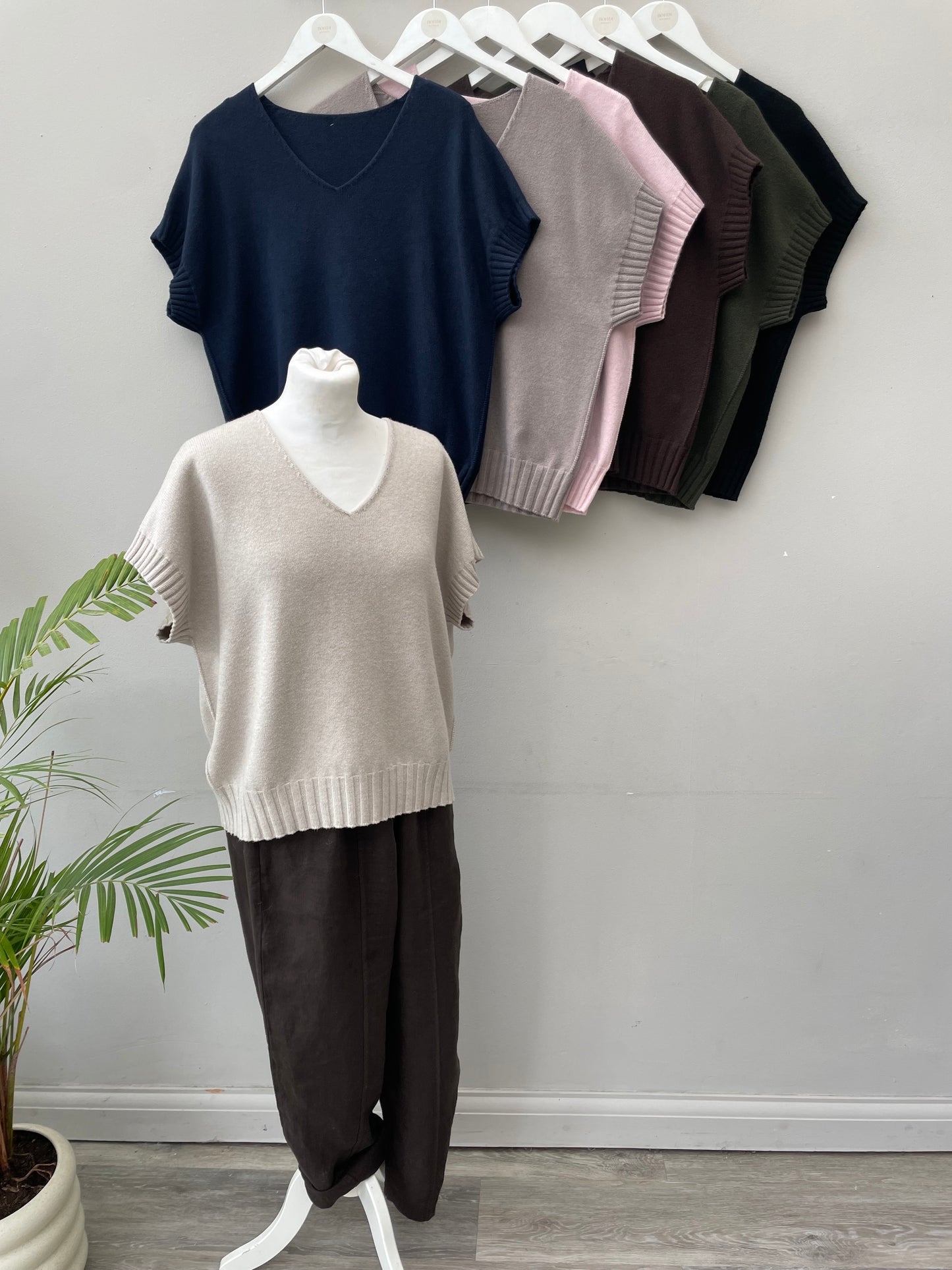 The Lexi Knit. V Neck.