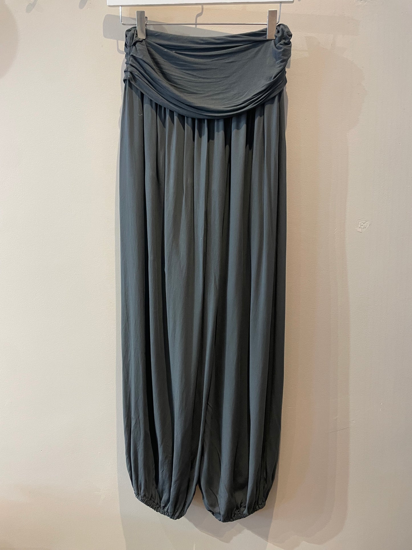 The Bali Balloon Plain Harem Yoga Pants